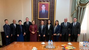 Туркменистан обсуждает развитие сотрудничества в области общественного здравоохранения