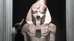 Müsüre Şweýsariýadan faraon Ramzes II heýkeliniň ogurlanan bölegi getirildi