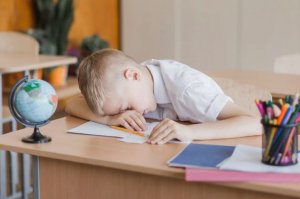Сложные домашние задания могут навредить детям