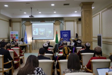 «Важная роль женщин и девочек в борьбе с изменением климата» - тема встречи, прошедшей в Ашхабаде  