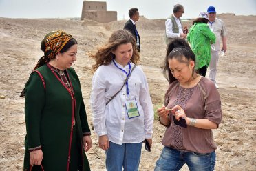 Участники международной конференции в Туркменистане посетили городище Амуль
