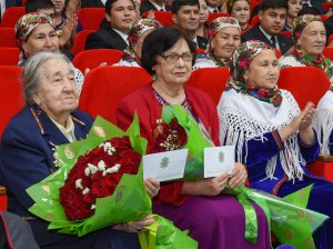 Veterans and home front workers were congratulated on Victory Day in Ashgabat