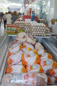 Фоторепортаж:  Широкий ассортимент доступных и высококачественных продуктов питания на рынках Туркменистана