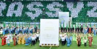 На стадионе «Ашхабад» состоялось большое торжество, посвященное Дню независимости Туркменистана (ФОТОРЕПОРТАЖ)