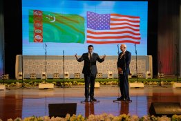 Joint U.S.-Turkmen a capella concerts wow crowds in Dashoguz and Ashgabat