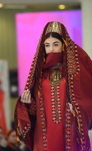 Fashion show in Ashgabat: Fashion houses Mähirli Zenan, Nur Ýupеk and Peýker