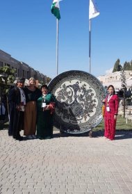 Türkmen wekilýeti Özbegistanda geçirilen senetçileriň Halkara forumyna gatnaşdy