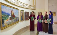Фоторепортаж с выставки, посвященной 100-летию Айхана Хаджиева