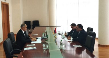 Türkmenistan ve Ermenistan, iki ülke arasındaki karşılıklı iş heyetlerinin ziyaretlerini görüştü