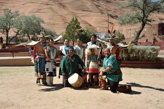 Танцевальная группа коренных американцев  «Селлисион Зуни» посетит Туркменистан