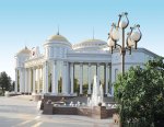 Türkmenistanyň Magtymguly adyndaky milli sazly drama teatrynda täze möwsümi açyldy 