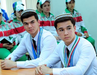 В Институте международных отношений МИД Туркменистана состоялся «круглый стол», посвящённый Азиаде-2017
