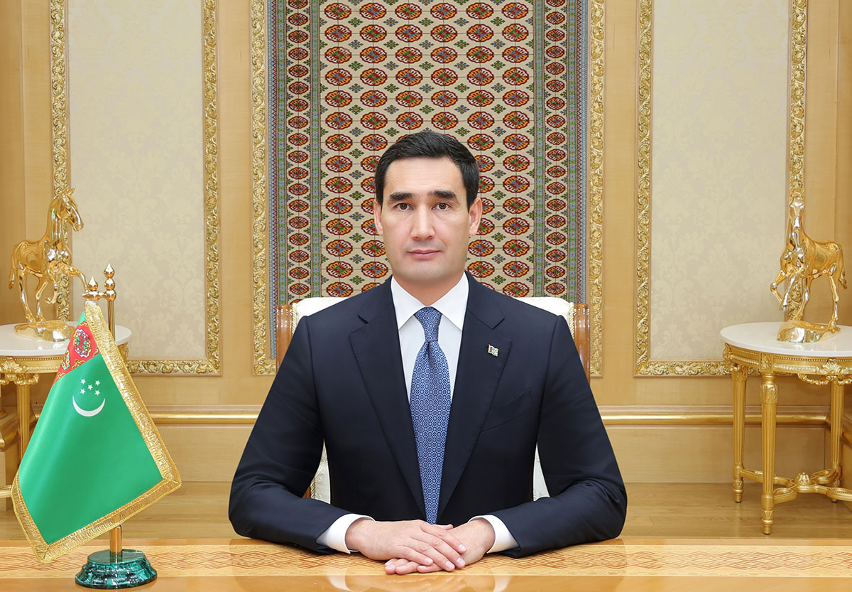 Serdar Berdimuhamedow watandaşlaryny Türkmenistanyň Konstitusiýasynyň we Döwlet baýdagynyň güni bilen gutlady