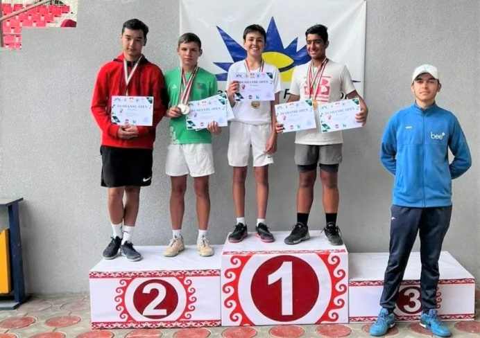 
Imran Ahundow Täjigistandaky tennis ýaryşlarynyň ilkinjisini iki medal bilen tamamlady 