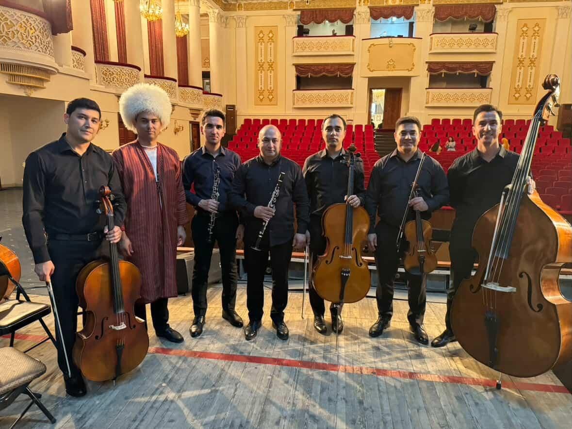 
Türkmenistanly sazandalar Duşenbede GDA-nyň birleşen orkestriniň düzüminde çykyş etdiler 
