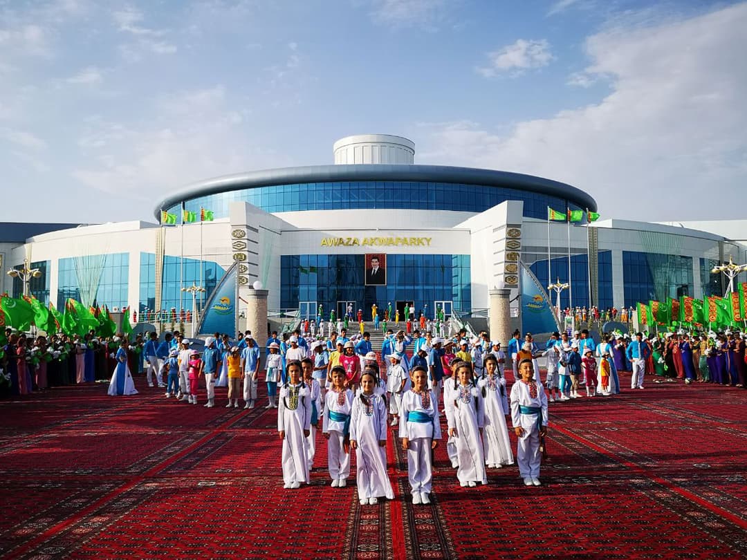 В Туркменистане открылся первый крупный аквапарк «Аваза»