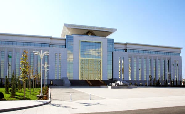 Президент Туркменистана сменил главу Гостаможни