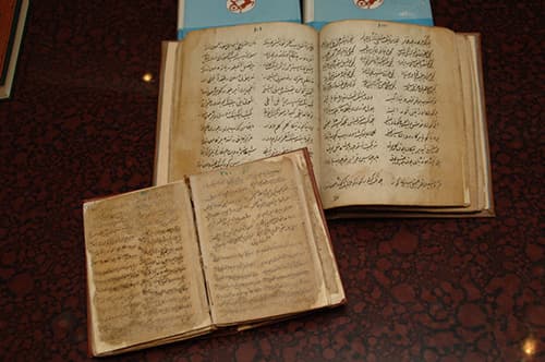 Грант на реставрацию старинных книг получил Институт языка, литературы и национальных рукописей Туркменистана 