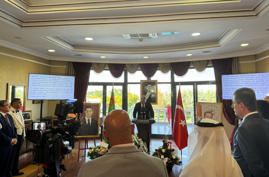 В Туркменистане отметили 102-ю годовщину Дня Победы Турции