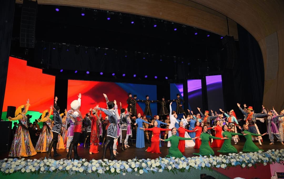 Creative groups from Turkmenistan performed at the celebration in honor of the 30th anniversary of TURKSOY in Baku
