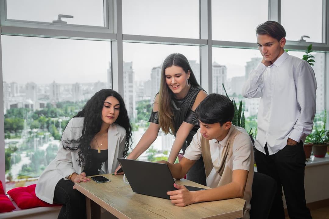 «Иш нокады» и Академия ITEA организуют мастер-класс на английском языке по программированию на Python