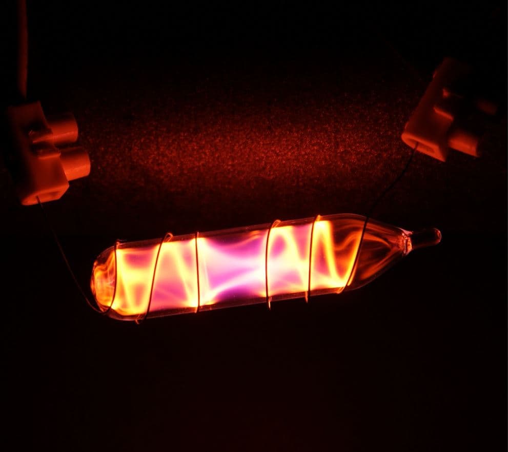 Доктор технических наук Ильясов считает, что неоновая индустрия принесёт Туркменистану большие доходы