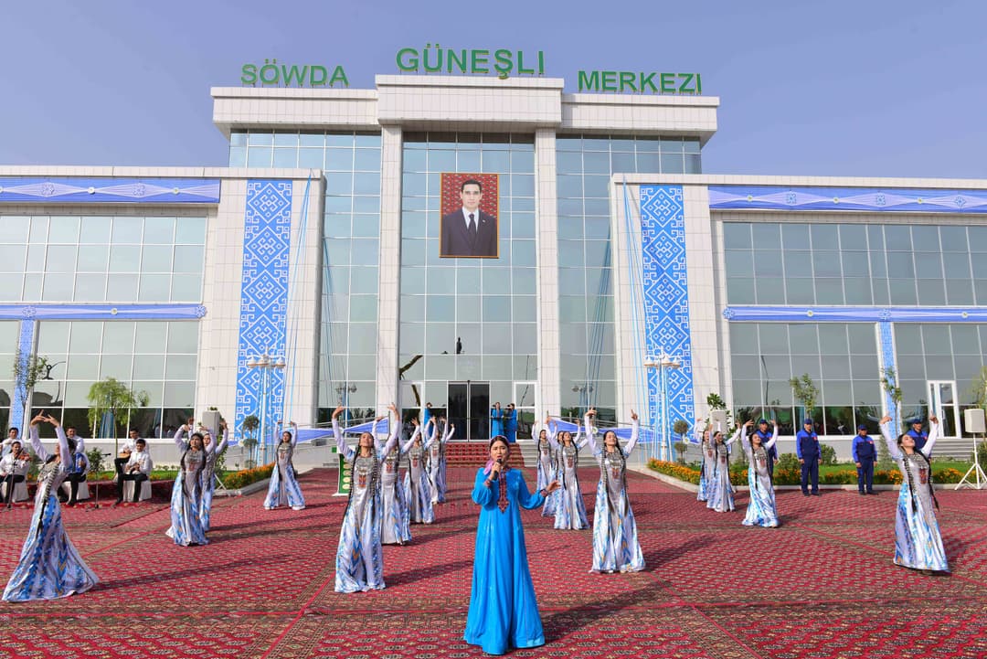 Construction of a new shopping center completed in Choganly district of Ashgabat