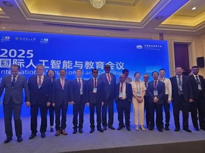 Туркменистан представил свой опыт цифровизации образования на конференции в Ухани