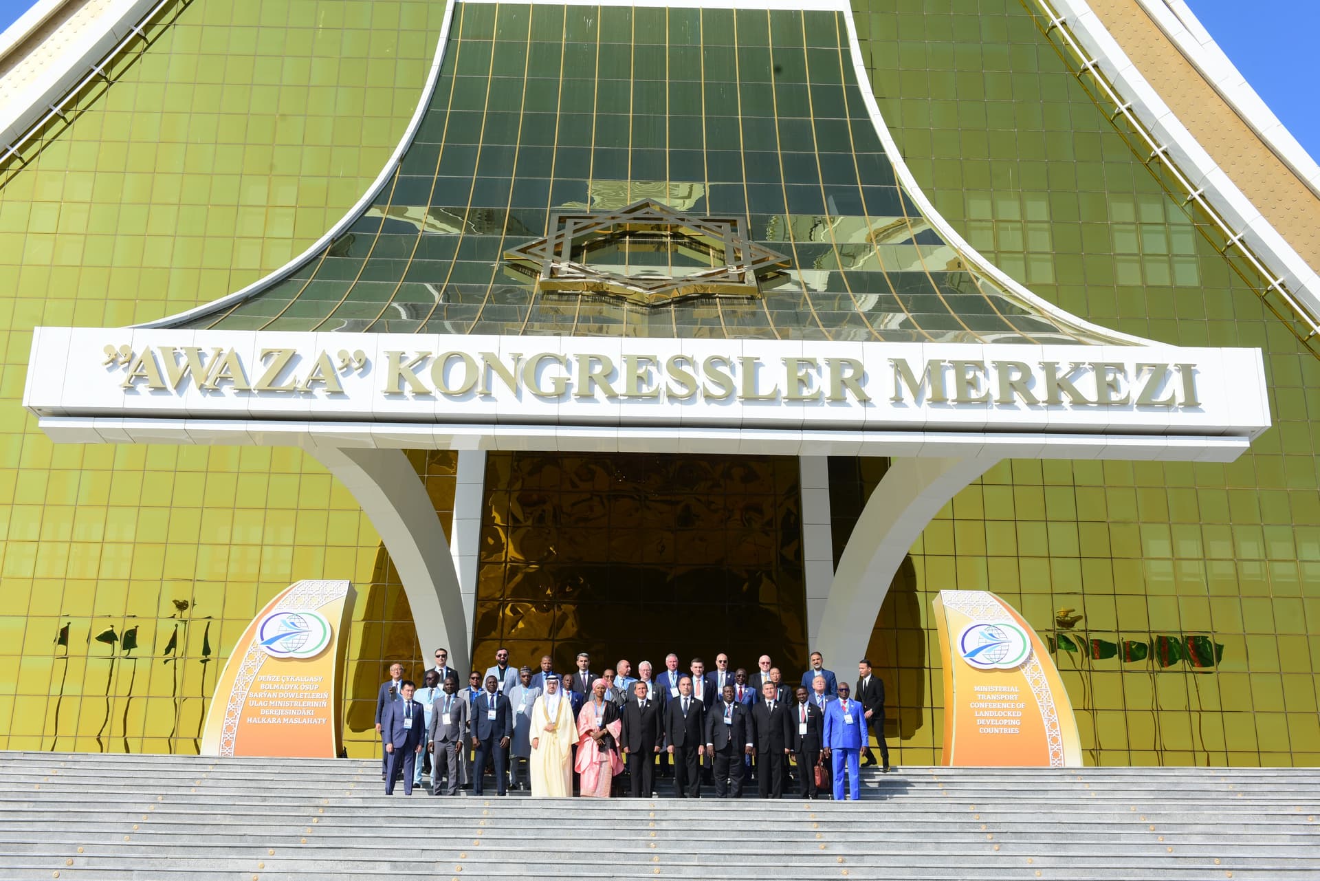 Международная конференция в Авазе подняла основные проблемы развивающихся стран, не имеющих выхода к морю 