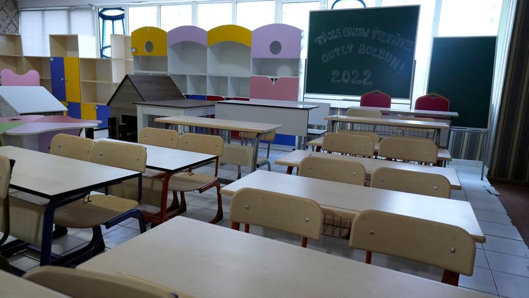 Школа и детские сады в «Ахал-сити» будут оборудованы мебелью от Aýbölek