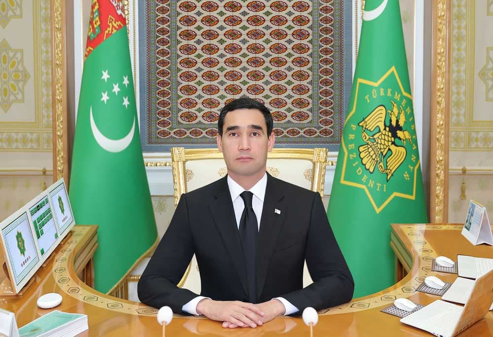 Serdar Berdimuhamedow häkimler bilen iş maslahatyny geçirdi