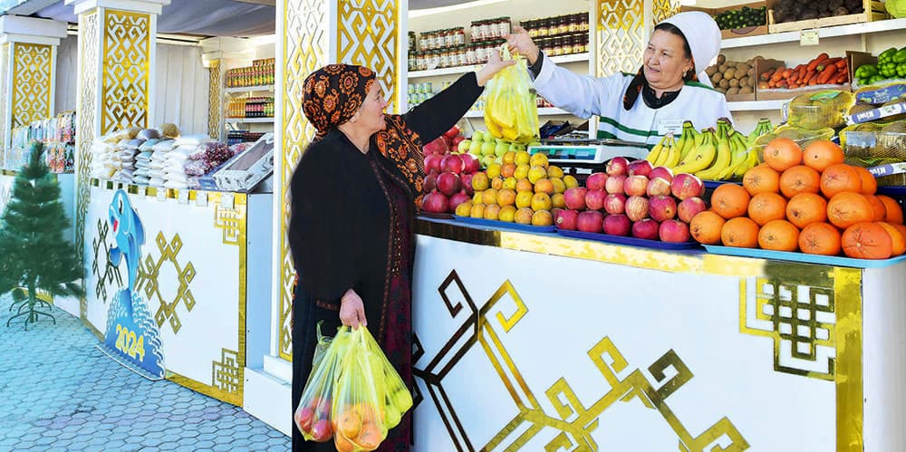 Köneürgenç şäherinde döwrebap bazar gurlar