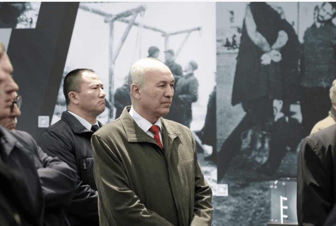 Постпред Туркменистана при СНГ в составе делегации посетил выставку «Дорога к Победе»