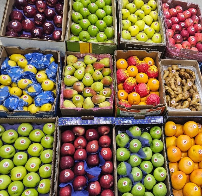 «Täze Aý» dünýäniň dürli ýurtlaryndan Türkmenistana miweleri getirýär