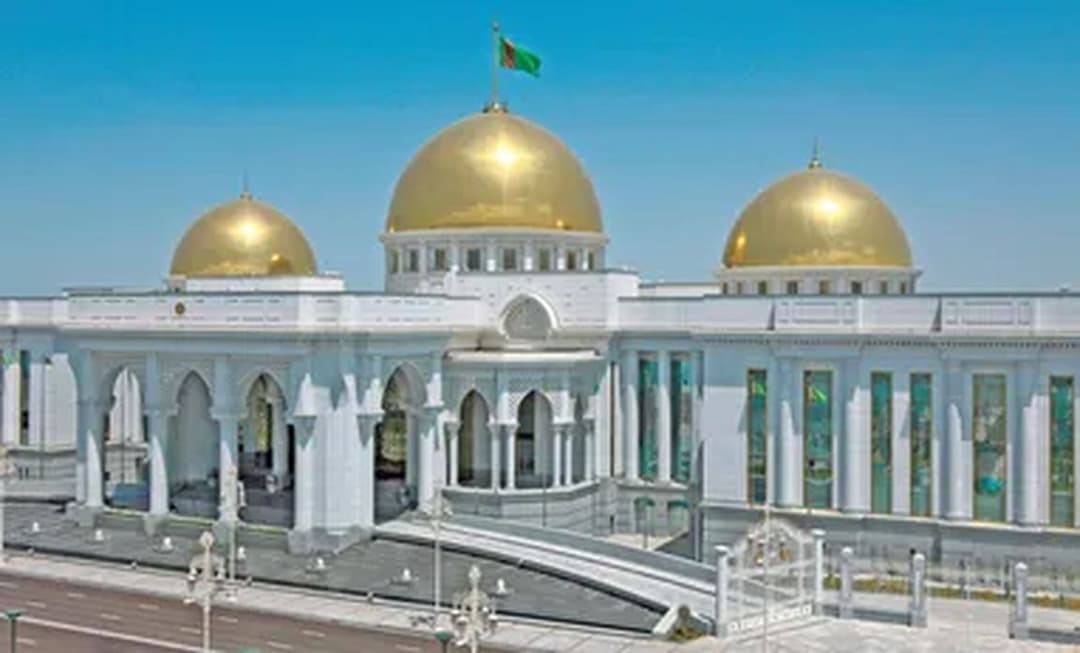 Президент Туркменистана встретился с главой Международной федерации тенниса