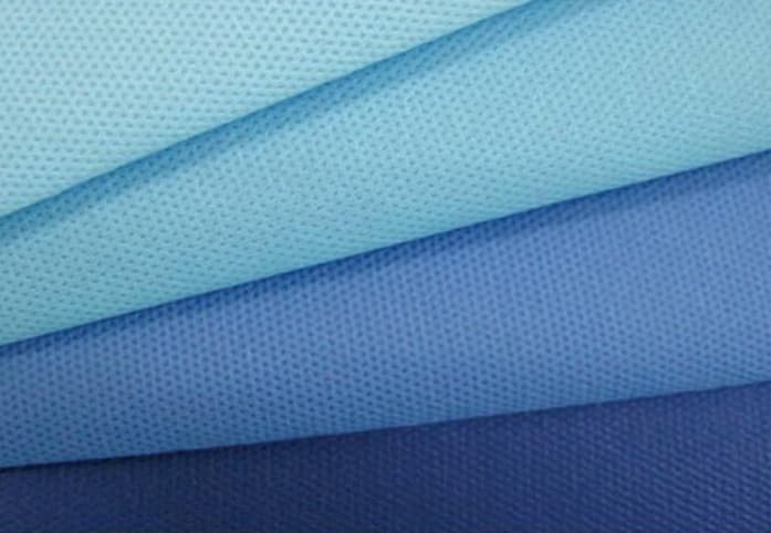 Одноразовые медицинские халаты из спанбонда производятся на Дашогузском предприятии