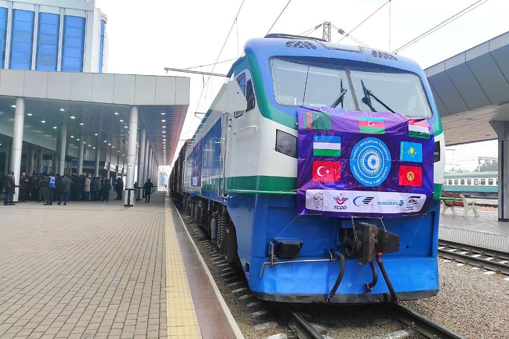 The first freight train from Türkiye to Uzbekistan passed through Turkmenistan