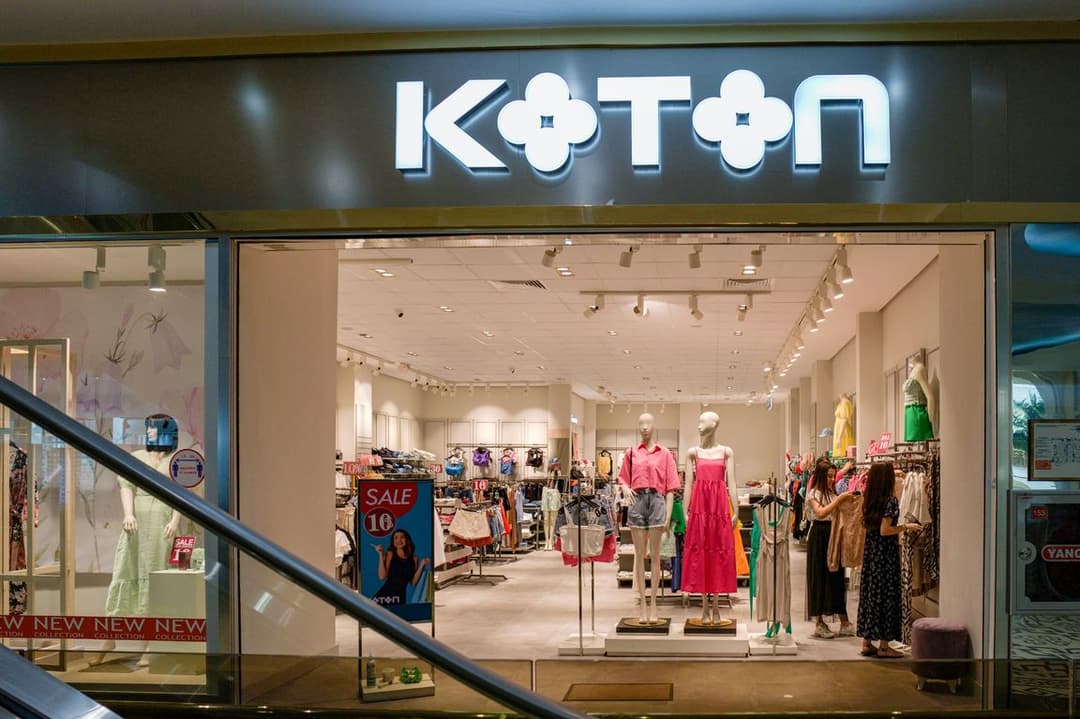  Koton объявил скидки до 50% на летнюю коллекцию 