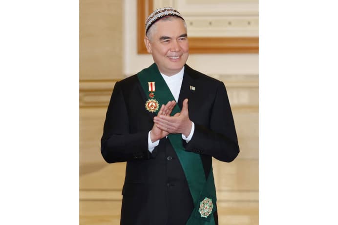 Гурбангулы Бердымухамедов награжден орденом «ТЮРКСОЙ»