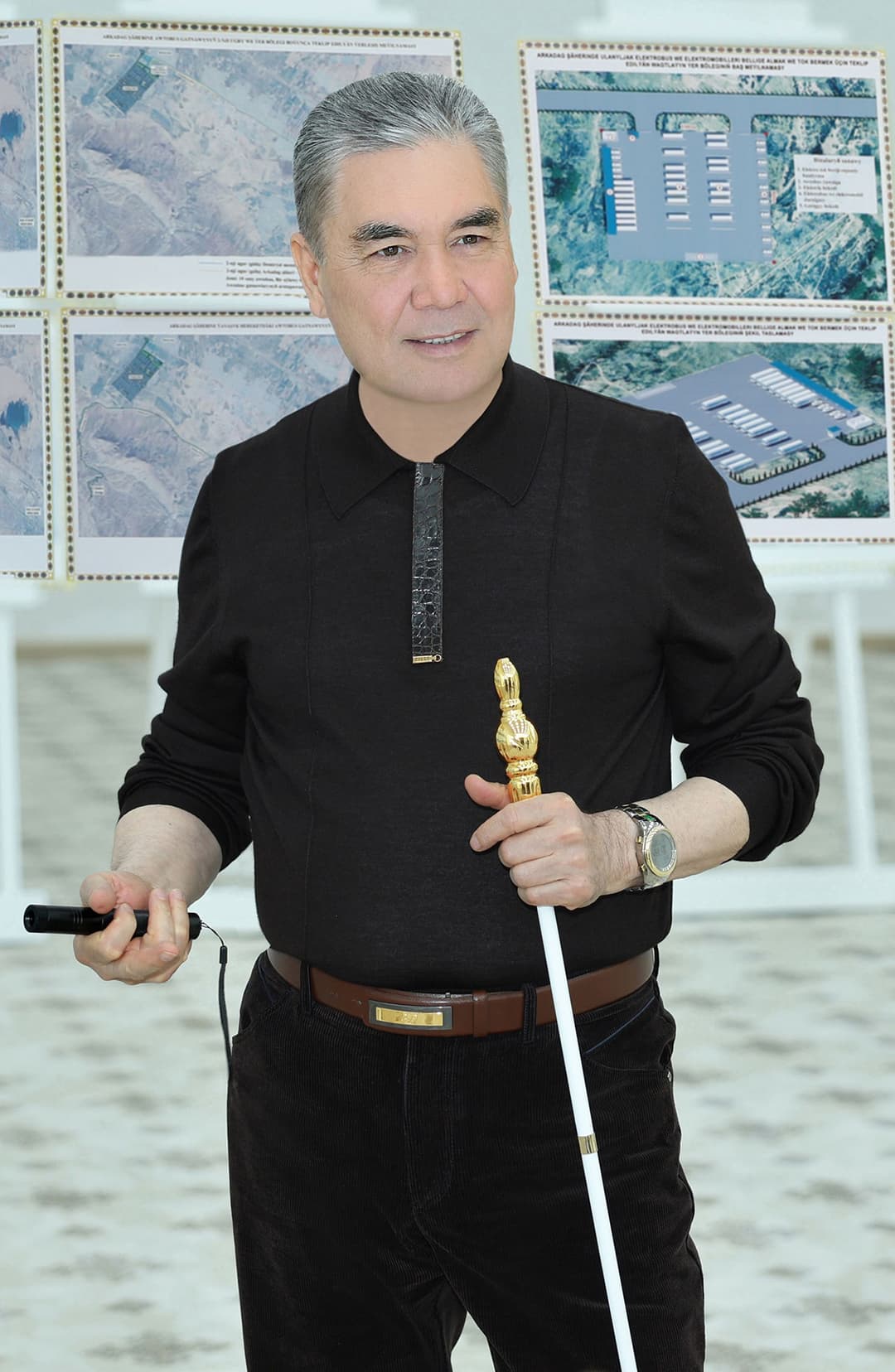 Гурбангулы Бердымухамедов ознакомился с образцами формы и символикой ФК «Аркадаг»