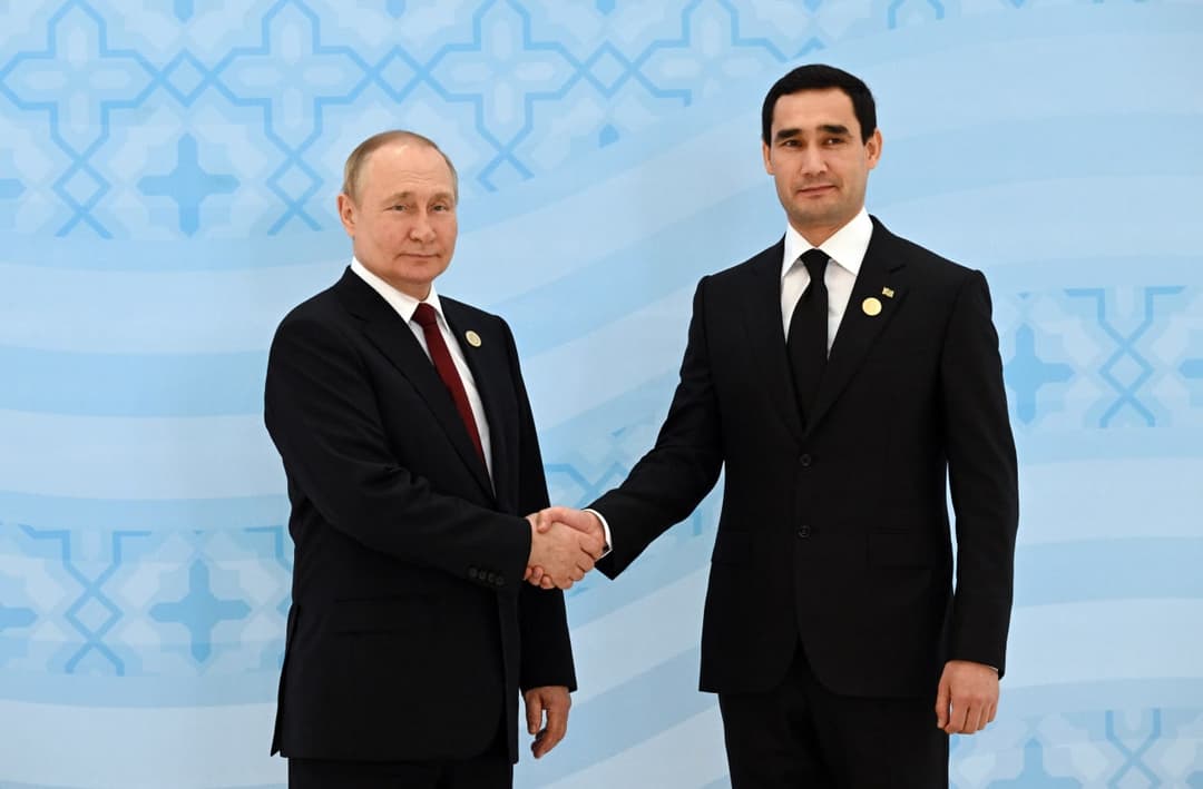 Wladimir Putin Serdar Berdimuhamedowy Ýeňiş güni bilen gutlady