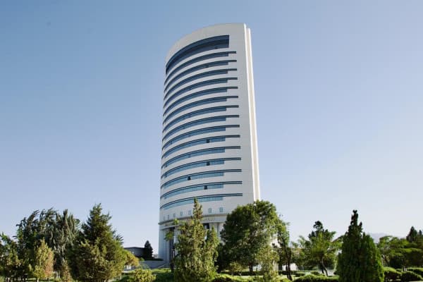 Биржа Туркменистана реализовала нефтехимию и товары легкой промышленности