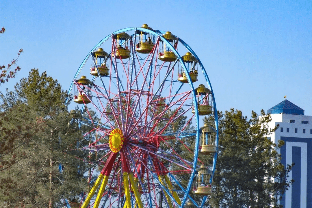 В Ашхабаде открылся обновленный парк развлечений