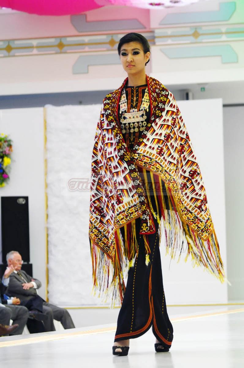 В столичных магазинах скоро появится весенняя коллекция трикотажа от Ашхабадского Дома моделей