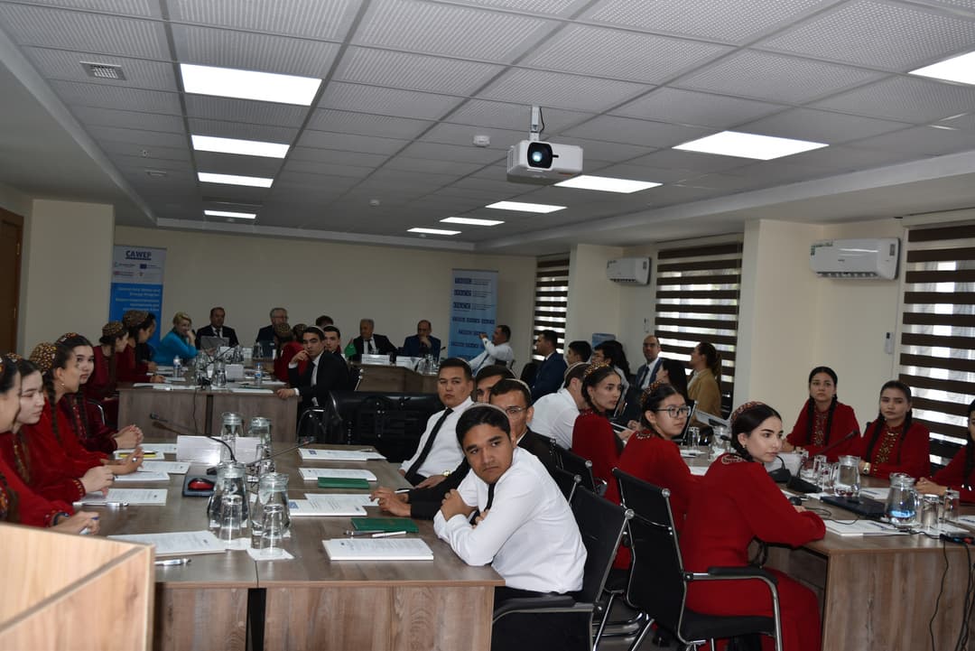 В Ашхабаде прошел семинар ОБСЕ о роли молодежи и женщин в борьбе с изменением климата