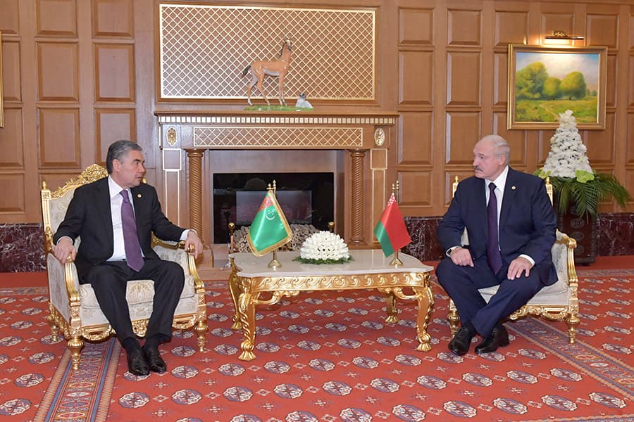 Gurbanguly Berdimuhamedow Aleksandr Lukaşenkony 69 ýaşy bilen gutlady