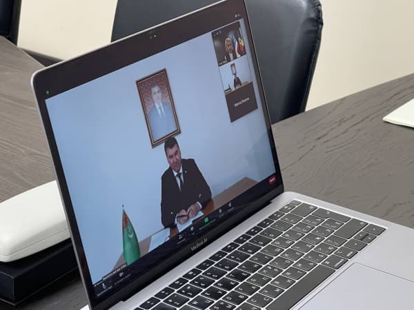 Türkmenistanyň we Gagauziýanyň arasyndaky senagat hyzmatdaşlygy ara alnyp maslahatlaşyldy