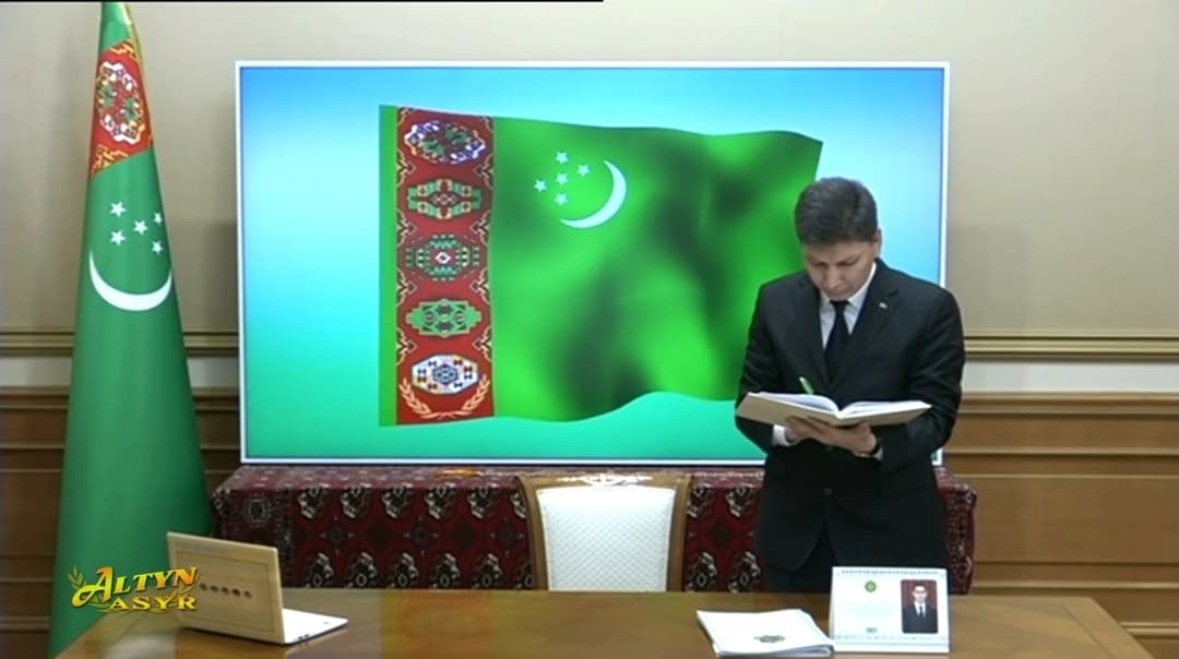 Президент Туркменистана остался недоволен работой вице-премьера по торговому комплексу