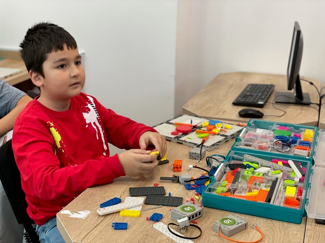 Coddy programming school invites to a master class on robotics “Me and the Robot”