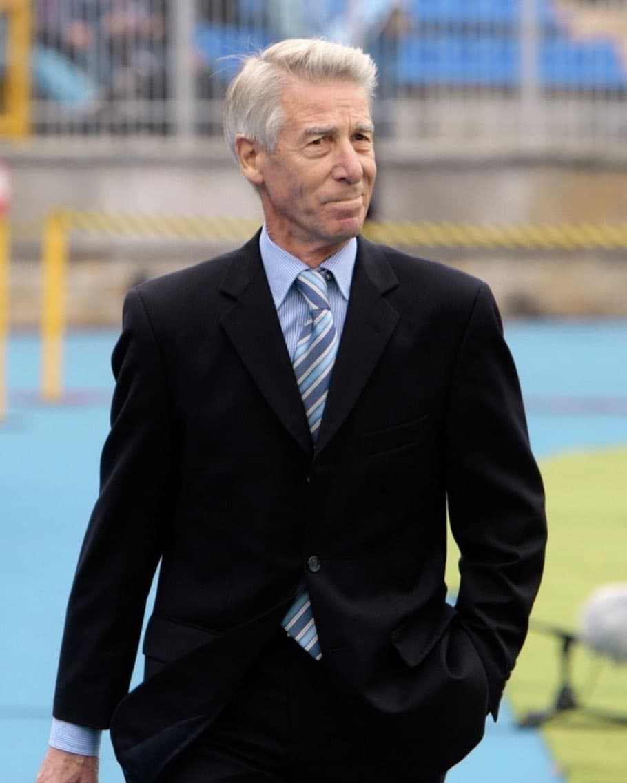 Туркменский футбольный тренер Валерий Непомнящий празднует 80-летие